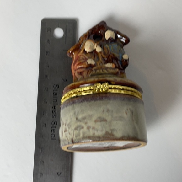 22. VINTAGE Ceramic Manger Scene Trinket Box/ Ornament - Picture 10 of 10